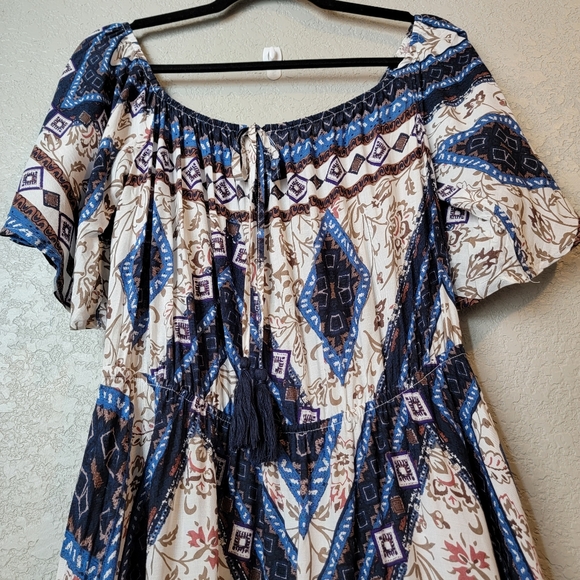 NWOT Aztec Design Short Sleeve Maxi Dress - Picture 4 of 14